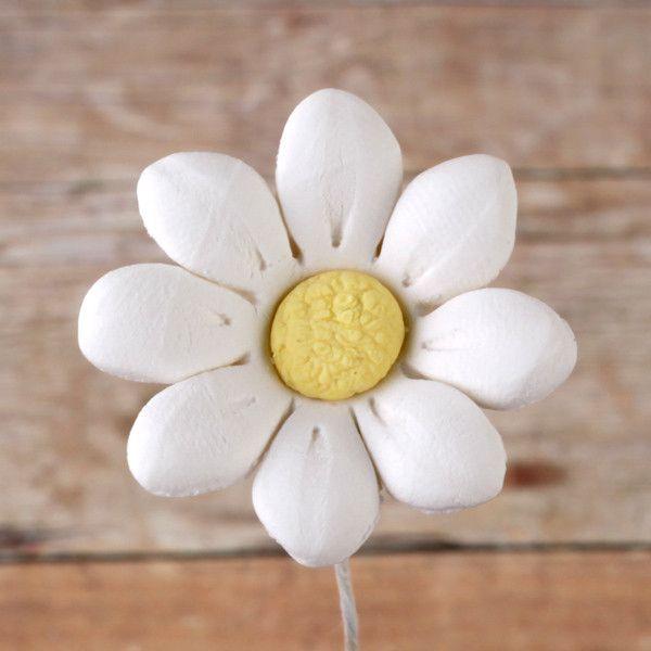 Flor decorativa Petite daisy blanca de pasta de goma