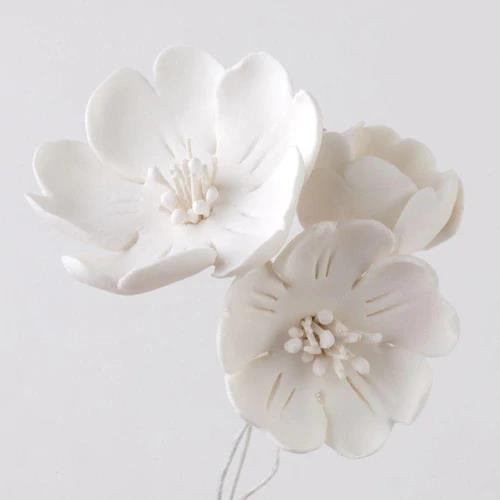 Flor de cerezo decorativa de pasta de goma
